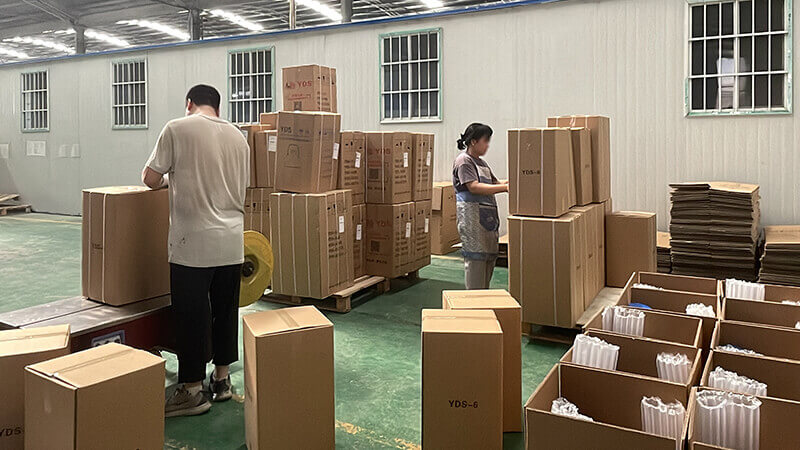 國(guó)內(nèi)發(fā)貨液氮罐，正在打包